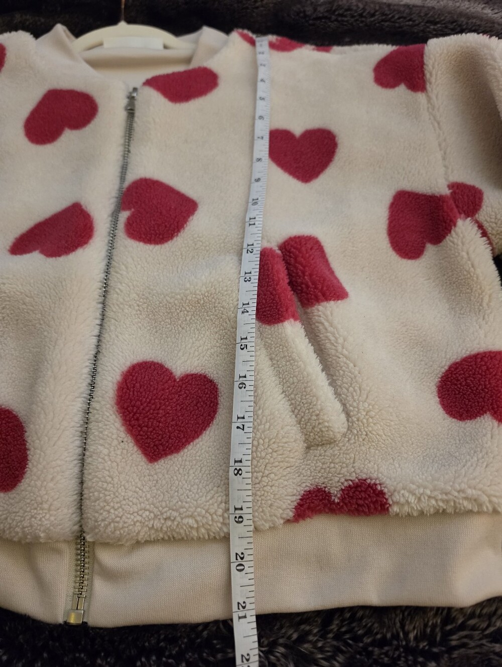 No Boundaries Cream Sherpa Zip-Up Cropped Jacket with Red Heart Print Size XL - Picture 7 of 8